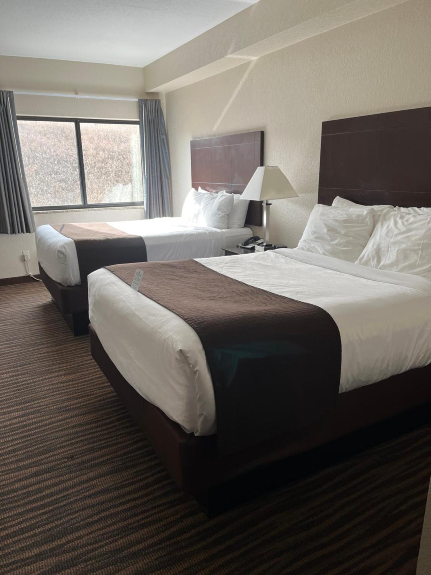 Cobblestone Inn & Suites - Denison | Oak Ridge Esterno foto