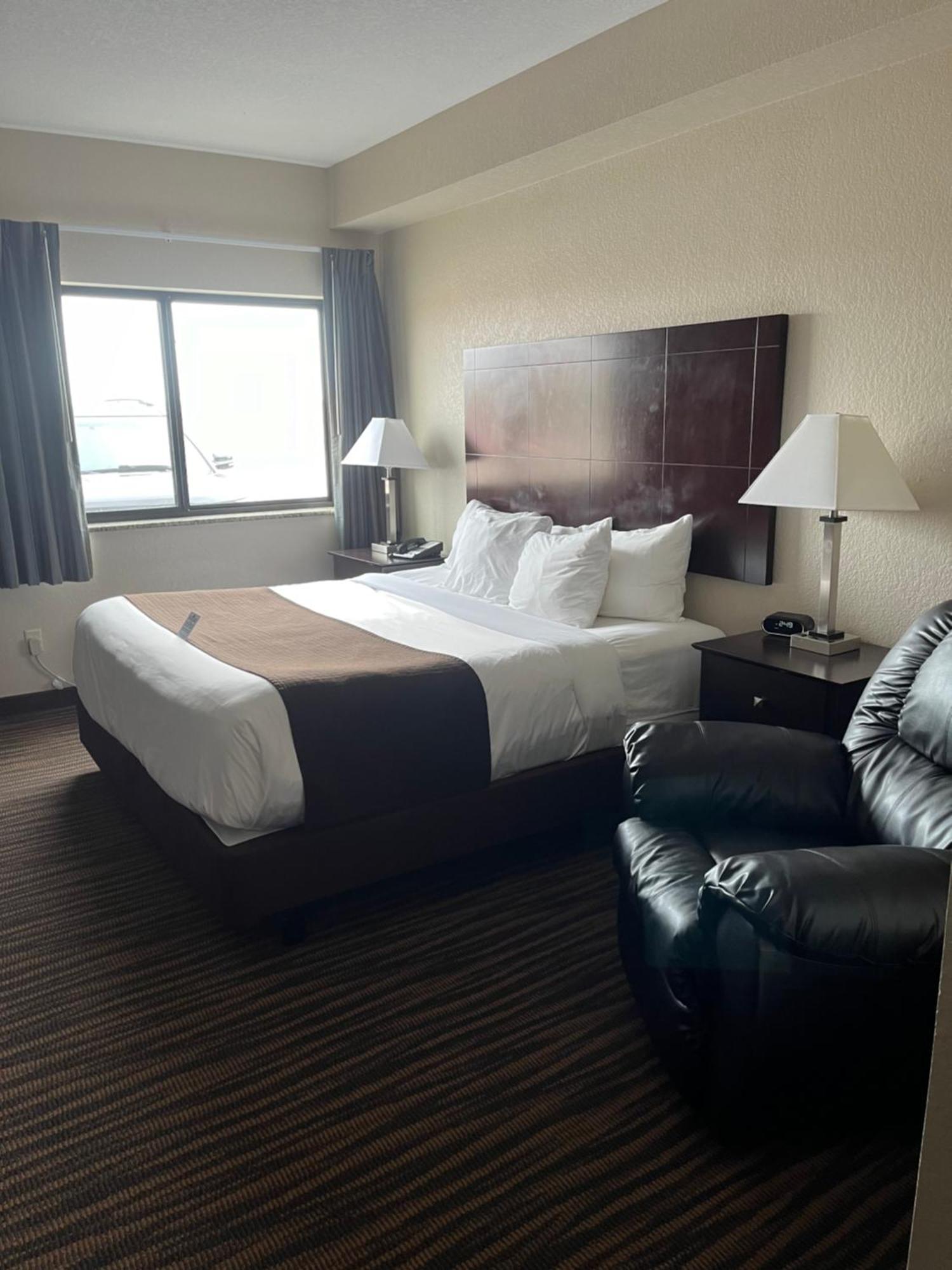 Cobblestone Inn & Suites - Denison | Oak Ridge Esterno foto