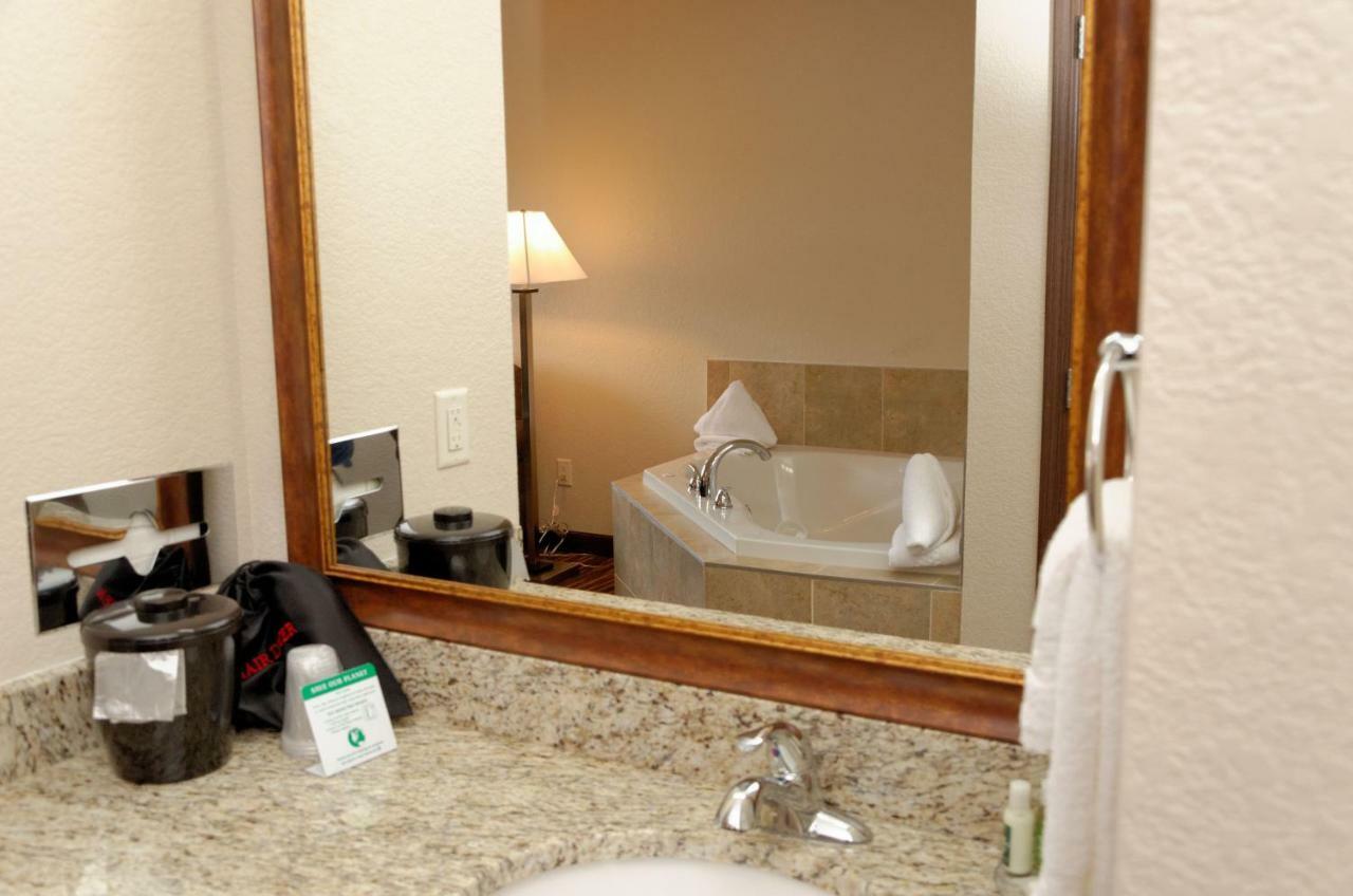 Cobblestone Inn & Suites - Denison | Oak Ridge Esterno foto